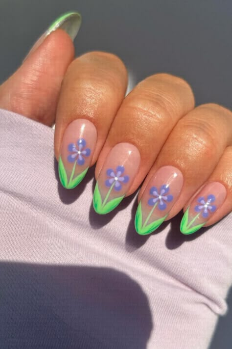 28 Envy-Worthy Spring Nails That’ll Thaw Your Hearts Pastels Nail Art, Nails Solid Color With Design, Nail Art For Medium Nails, Happy Nails Designs, Fun Nails Short, Fun Summer Nails Short, Flower Tip Nails, Spring Colored Nails, Art Nails Design Ideas