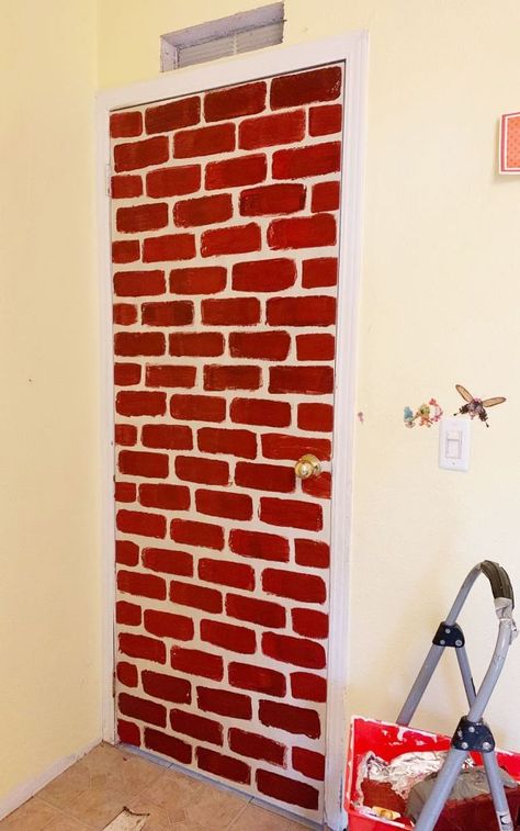 Learn how to paint a Harry Potter brick wall mural on your door. Hop on the Hogwarts Express and make your way through platform 9 3/4 with this Harry Potter brick wall DIY tutorial. Learn how to paint it yourself with cheap supplies. Start by painting a very quick coat of brown paint on the door. This will be the color of the grout and you will be painting the bricks right over it so don’t worry about making it perfect. Just paint it fast and let it dry. I used a piece of green floral… Brick Veneer Panels, Picnic Table Makeover, Bedroom Walls, Diy Faux Brick Wall, Stained Trim, Brick Accent Walls, Bifold Barn Doors, Old Brick Wall, Closet Door Makeover