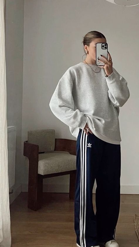 Adidas Aesthetic Outfit, Disabled Models, Olivia Dunne, Looks Adidas, Fashion Evolution, Athleisure Summer, Fashion Athleisure, Coachella Outfits, Adidas Outfit