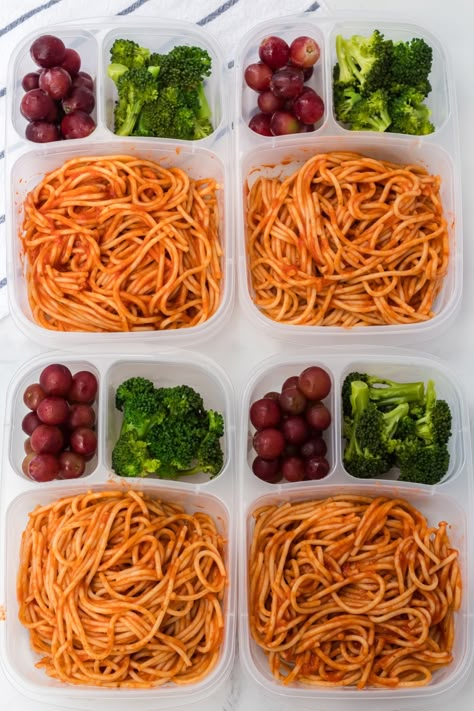 Spaghetti Lunch Box Ideas, Spaghetti Lunch Ideas, Food For Work Lunch, Easy Adult Lunches For Work, Easy Work Lunch Ideas, Easy Lunch Ideas For School, School Dinner Ideas, Spaghetti Box, Spaghetti Easy