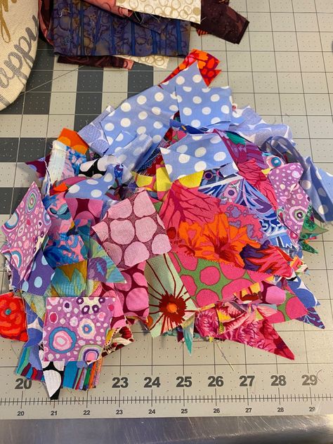 Crumb Quilting, Crumb Quilts, Scrap Quilting, Quilt Scraps, Crumb Quilt, Quilt Blocks Easy, Crazy Quilts Patterns, Scrap Projects, Kaffe Fassett Quilts