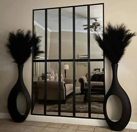 Girl Apartment Decor, Black Living Room Decor, Apartment Decorating Living, Hal Decor, Apartment Living Room Design, Black Living Room, Dream Apartment Decor, Future Apartment Decor, Home Entrance Decor