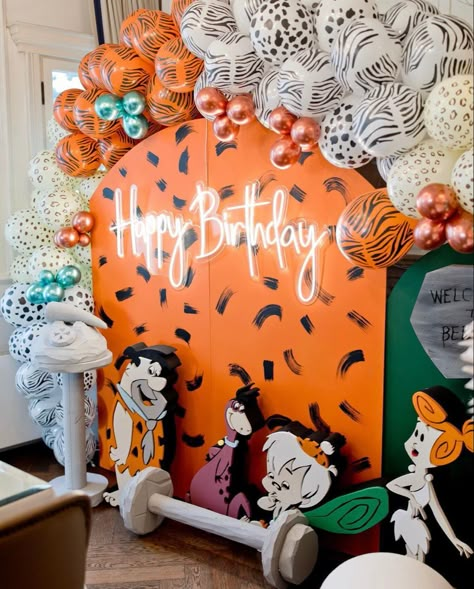 Flintstone Party Ideas, Flinstone Cake Ideas, Flinstones Party Decorations, Pebbles Flintstone Party Decor, Flintstones Baby Shower Ideas, Flintstones Party Decorations, Flinstone Party Ideas, Bam Bam Birthday Party Decoration, Bam Bam First Birthday Theme