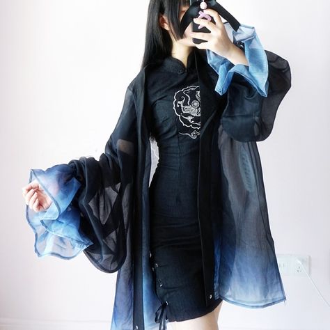 Japanese Kimono Traditional, Yukata Women, Kimono Traditional, Clothes Streetwear, Mode Kimono, Traditional Chinese Dress, Qipao Dress, Kawaii Fashion Outfits, Asian Outfits