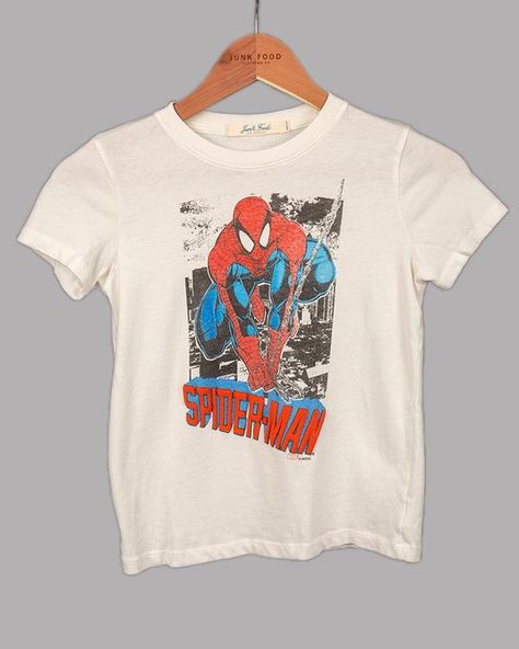 Spider Man Graphic Tee, Spiderman Shirt Aesthetic, Marvel Graphic Tees, Spiderman Graphic Tee, Spider Man Swinging, Spiderman T Shirt, Spiderman Shirt, Grafic Tees, 80s Tees