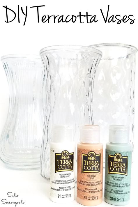 Painting Glass To Look Like Terracotta, Glass Vase To Terracotta, Diy Clear Glass Vase Ideas, Upcycled Glass Vase, Clear Glass Bottle Decor Ideas, Uses For Glass Vases, Paint Inside Glass Vase, Boho Painted Vases, Painting Vases Diy Ideas Glass