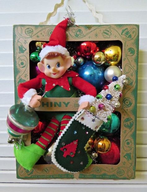 Vintage Ornament Box Diorama, Nostalgic Christmas Decorations, Diy Vintage Christmas, Nostalgia Christmas, Christmas Assemblage, Ornament Wreaths, Xmas Projects, Vintage Christmas Crafts, Christmas Shadow Boxes