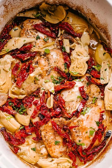 Chicken With Artichoke Hearts, Crock Pot Chicken Thighs, Best Chicken Thigh Recipe, Mouth Chicken, Slower Cooker, Crockpot Chicken Thighs, Slow Cooker Chicken Thighs, Cacciatore Recipes, Crockpot Recipes Healthy