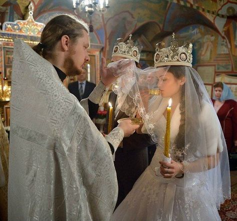 Orthodox Marriage, Orthodox Christian Wedding, City Cottagecore, Serbian Wedding, Christian Veils, Christian Photography, Wedding Cake Fresh Flowers, Marinette Et Adrien, Orthodox Wedding