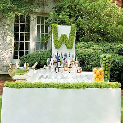 Love this bar setup! House Engagement Party, Bar Wedding Reception, Bar Method, Cocktail Wedding Reception, Wedding Signature Drinks, Engagement Party Ideas, Party Bars, Bar Set Up, Wedding Drink