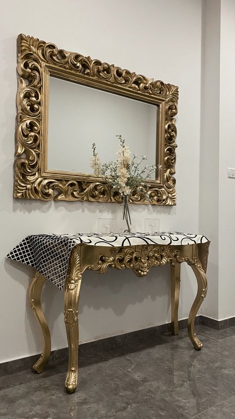 Loose Furniture, Console Table Decorating, Bedroom Dressing, Dining Chair Design, Wall Decor Design, What Is The Difference Between, Furniture Vanity, Diy Home Furniture, Best Furniture