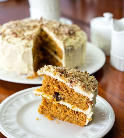 This was great! I was out of cinnamon but I had about a 1/4 c sugar cinnamon mixture and threw it in. Also added a hand full of coconut. Cake Mix Carrot Cake Recipe, Yellow Cake Mix Recipes, Carrot Cake Recipes, Carrot Cake Recipe Easy, Gluten Free Carrot Cake, Easy Carrot Cake, Cooking Desserts, Sugar Free Cake, White Cake Recipe