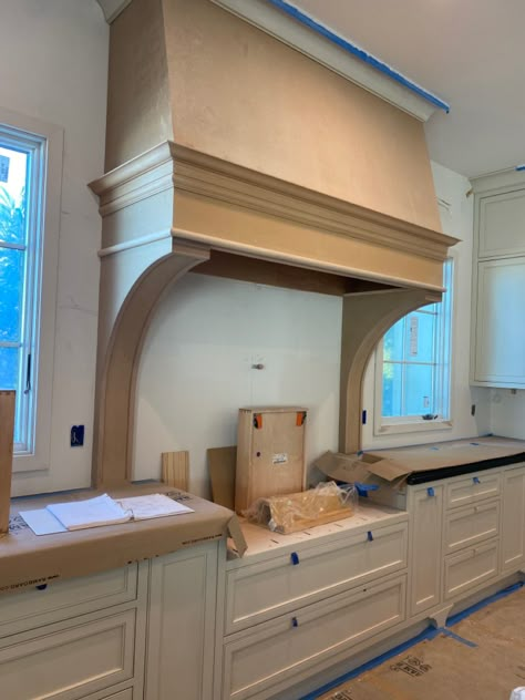 Freestanding Range Hood, 48" Range Hood, Corbels On Range Hood, Cream Colored Kitchen Island, Classic Range Hood, Cool Range Hoods, Traditional Kitchen Hood Design, Corbels Under Range Hood, Paneled Range Hood