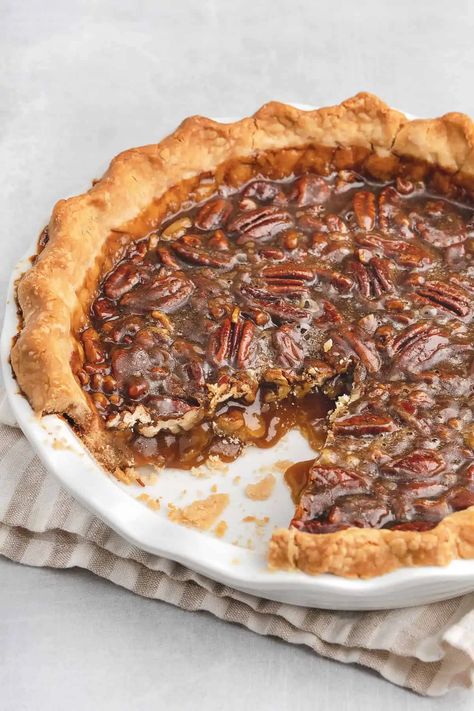 Vegan Pecan Pie - From The Comfort Of My Bowl Vegan Pies Recipes, Vegan Pecan Pie, Vegan Pies, Flaky Pie Crust Recipe, Vegan Pie Crust, Vegan Pecan, Custard Powder, Vegan Pie, Gluten Free Pie