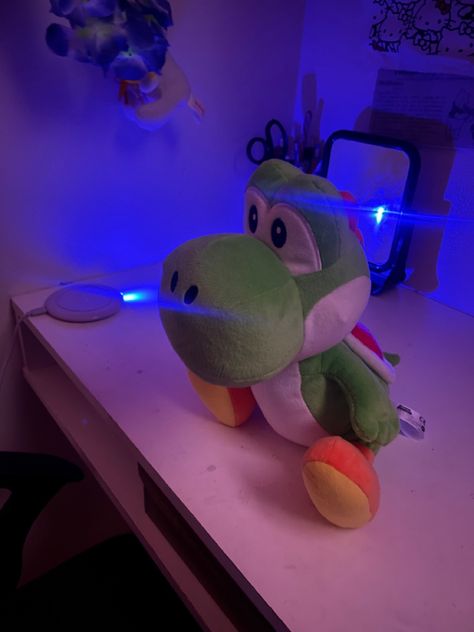 Yoshi Dinosaur, Plush Pfp, Yoshi Plush, Mario And Friends, Kirsten Vangsness, Friends Picture, Funny Reaction, Room Design Bedroom, Mario Kart