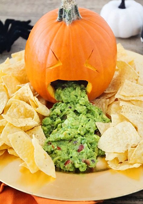 Barfing Pumpkin, Dekorasi Halloween, Halloween Food Appetizers, Easy Halloween Party, Halloween Party Snacks, Fun Halloween Food, Halloween Fest, Easy Halloween Food, Halloween Food Treats