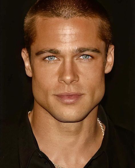 Brad Pitt Troy, Actor John, Men Faces, Blonde Guys, Famous Men, Steve Mcqueen, Hollywood Actor, Buckingham Palace, Famous Faces