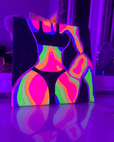 Painting Ideas On Canvas Body Thermal, Painting Ideas On Canvas Trippy Led Lights, Black Canvas Paintings Trippy, Neon Trippy Painting, Blacklight Art Ideas, Trippy Drawing Ideas Easy Led Lights, Black Light Painting Ideas, Neon Art Ideas, Thermal Body Painting