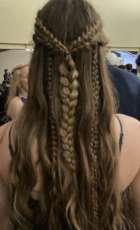 Medieval Hairstyles, Viking Hair, Hippie Hair, Hairstyle Inspo, Hair Stylies, Hair Stylist Life, Hairdo For Long Hair, Hoco Hair, Httyd