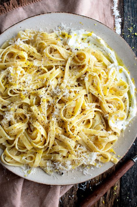 Ginger Pasta, Recipes With Ricotta, Lemon Ricotta Pancakes Recipe, Pasta With Lemon, Panini Recipes Chicken, Lemon Pasta Recipes, Ricotta Cheese Recipes, Lemon Spaghetti, Ricotta Recipes