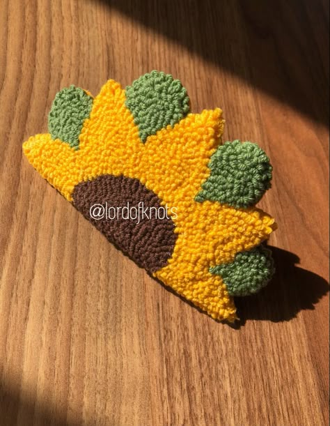 10 cm otomatik toka Sunflower Punch Needle Pattern, Anime Punch Needle, Punch Toka, Kawaii Punch Needle, Punch Needle Patterns Thread & Yarn, Baby Hair Clips, Embroidered Art, Punch Needle Patterns, Knitting Wool