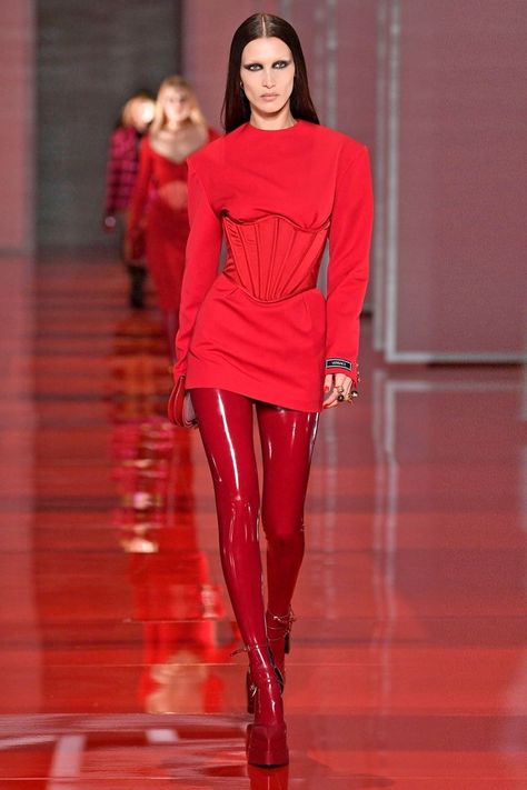 Fall 2022 Trends, Creative Outfit Ideas, Luxurious Outfits, Bright Outfit, Monochromatic Fashion, Monochrome Outfit, Monochrome Fashion, 2022 Trends, Fall 2022