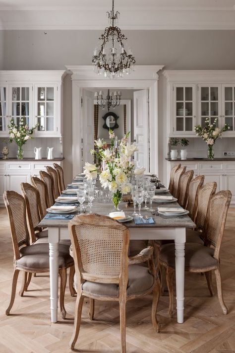 French Country Dining Table, Country Dining Tables, French Dining Tables, French Country Dining Room, French Style Interior, Dining Room French, French Country Dining, Country Dining Rooms, French Style Homes