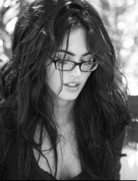 Megan Fox Pictures, Megan Fox Photos, Megan Denise Fox, Fox Girl, Wearing Glasses, Girls With Glasses, Paranormal Romance, Megan Fox, White Photo