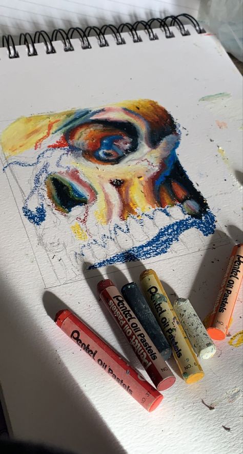 Skull Oil Pastel, Oil Pastel Art Realistic, Pastel Goth Drawing, Drawing Ideas With Oil Pastels, Crayon Drawing Aesthetic, Oil Pastel Drawings Aesthetic, Aesthetic Oil Pastel Art, Oil Pastel Art Portrait, Oil Pastel Art Aesthetic