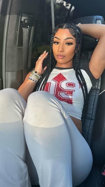 View this Snap from RubiRose on Snapchat! Bundles Hairstyles, Rose Braid, Rubi Rose, Rapper Outfits, Photo Recreation, Summer Vacation Outfits, Cute Swag Outfits, Pretty Selfies, Selfie Ideas