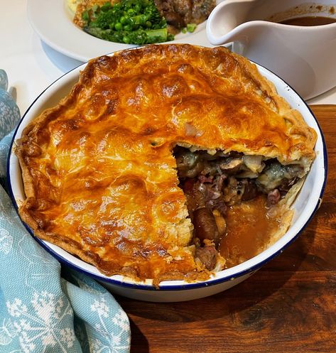 Savoury Pastries, Steak And Ale Pie, Steak Ale Pie, Stewing Steak, Ale Pie, Steak Pie, Steak And Ale, British Cooking, The Best Steak