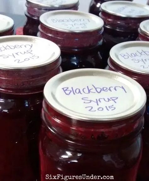 Blackberry Juice Recipes, Blackberry Syrup Recipe, Canning Blackberries, Homemade Syrups, Blackberry Syrup, Canning Fruit, Blackberry Recipes, Syrup Recipes, Peanut Butter Jar