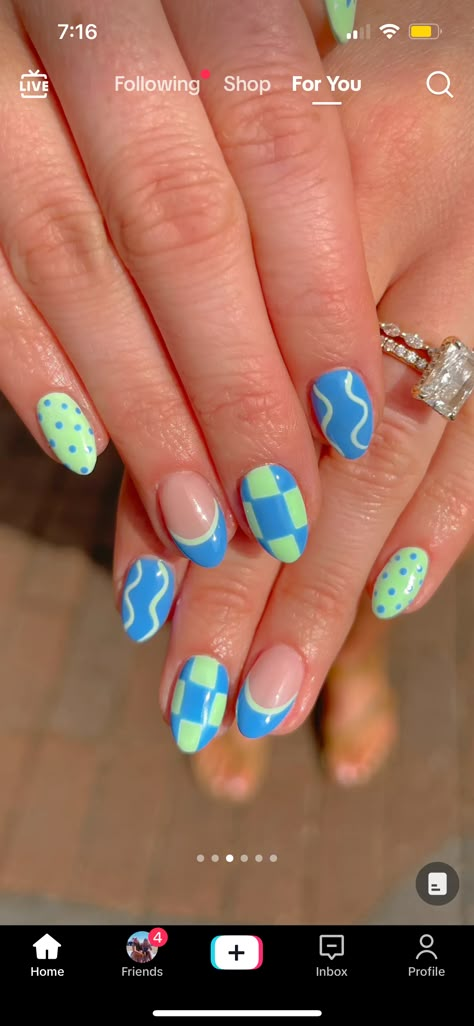 Nail Ideas Summer Colors, Summer Nails Different Designs, Cute Preppy Nails Summer, Summer 2024 Nail Inspiration, Neon Nails For Vacation, Colorful Spring Break Nails, Simple But Colorful Nails, Nails Almond Design Summer, Super Fun Nails