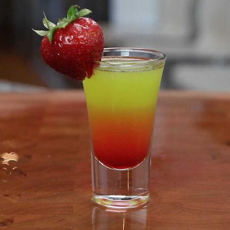 Peach Schnapps Drinks, Dear Alcohol, Alcoholic Shots, Fruity Shots, Rum Shots, Rum Mixed Drinks, Shots Alcohol Recipes, Alcholic Drink, Alcohol Shots