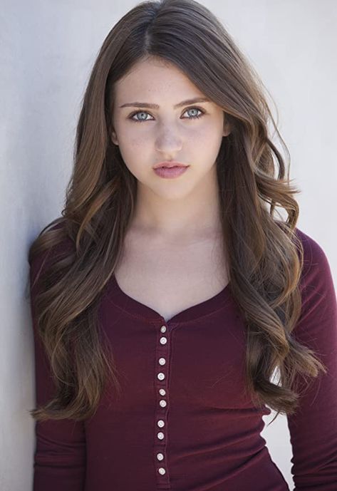 Ryan Whitney Newman Ryan Newman Actress, Adam Hicks, Ryan Whitney Newman, Nickelodeon Girls, Ryan Newman, Hairstyles For Women, Nicki Minaj, Beautiful Eyes, Beautiful Ladies