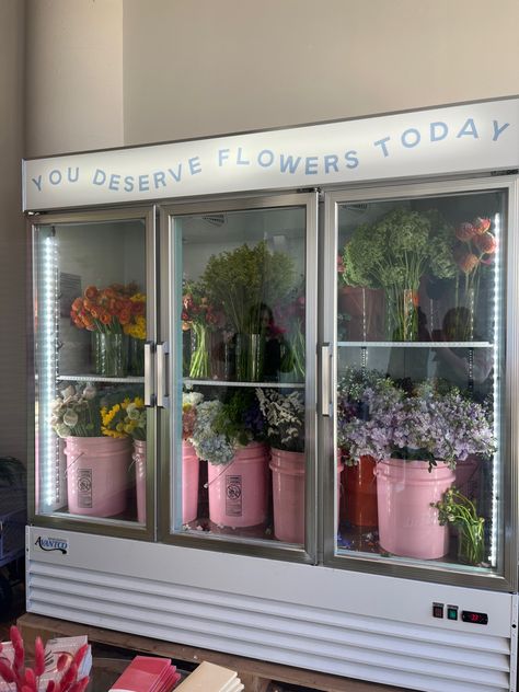 Florist Office Space, Cute Flower Shop Aesthetic, Flowers In Fridge, Floralist Shop, Flower Shop Coffee Bar, Flower Shops Aesthetics, Floral Shop Decor, Inside Flower Shop, Floral Shops Interior