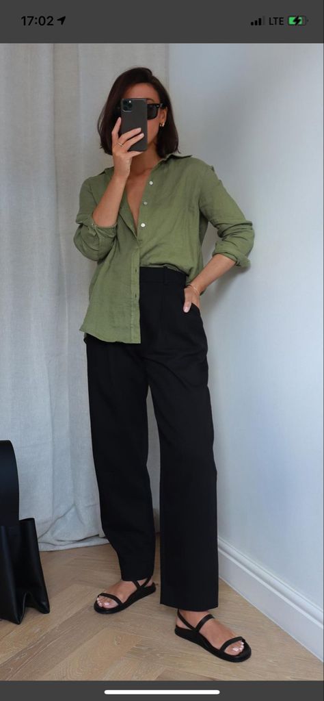 Skandinavian Fashion, Mode Inspo, Looks Chic, Green Shirt, Mode Inspiration, Work Fashion, Minimalist Outfit, Work Casual, Outfits Casuales