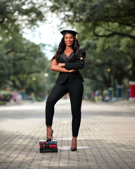 Tyra✨ on Twitter: "I Prayed For This🙏🏾 Tyra Renèe Lovelace,J.D. Magna Cum Laude Thurgood Marshall School of Law⚖️… " Nursing School Graduation Pictures, Law Graduation, Graduation Outfit College, Nursing Graduation Pictures, Masters Graduation, College Graduation Pictures Poses, College Graduation Photoshoot, Graduation Shoot, Thurgood Marshall