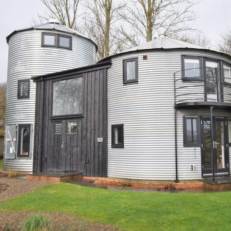 This old farm silo has been converted into a lovely holiday home – see inside Silo House Interior Floor Plans, Grain Silo House, Farm Silo, Grain Bin House, Silo House, Interior Floor Plan, Grain Silo, Barn Style House Plans, Fun House