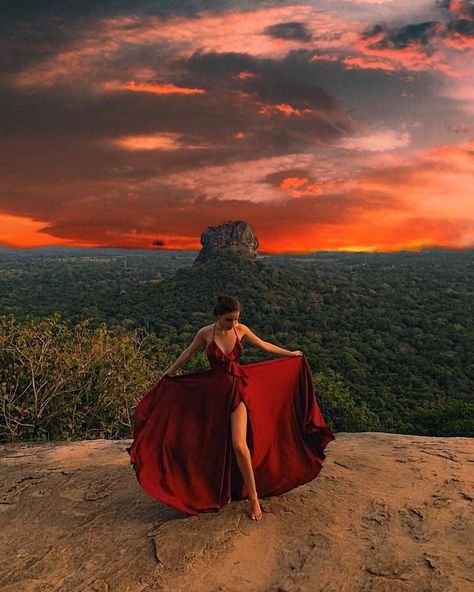 𝐏𝐢𝐝𝐮𝐫𝐚𝐧𝐠𝐚𝐥𝐚 𝐑𝐨𝐜𝐤 🇱🇰 🌎 💚👣🍃 🇱🇰 Pidurangala Rock is an incredible 360-degree viewpoint located opposite the world-famous Sigiriya Lion Rock. Hiking Pidurangala Rock for sunrise is so something you should put in your list of things to do in Sri Lanka on your next trip. 📸 Credit Always Goes to respective owners 🌐 Website: www.blueskygalletaxis.com 📧 Email: tours@blueskygalletaxis.com 📱 Whatsapp: +94764326808 #srilanka #travel #tourism #visitsrilanka #ceylon #BlueSkyGalleTaxis #tours #taxi #gro... Location Wallpaper, Sigiriya Rock, Jadore Dress, Falling Skies, Asia Travel Guide, Ancient Ruins, Whale Watching, Boat Tours, Stunning View