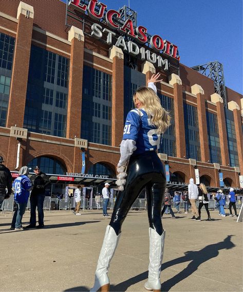 Spectator Outfit, Patent Leather Leggings Outfit, Football Season Outfits, Cowboys Outfits, Faux Patent Leather Leggings, Buffalo Bills Game, Leather Boots Outfit, Super Bowl Outfit, College Gameday Outfits