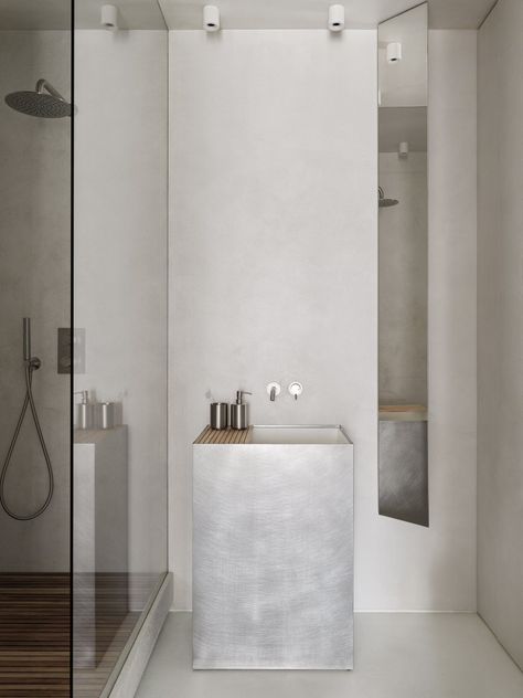 YinjiSpace - Daschamay Interiors x The Piterskaya Architecture Bathroom, Metal Bathroom, Minimalist Apartment, Steel Bathroom, Vanity Design, Bathroom Design Inspiration, Interior D, Upper Cabinets, An Apartment