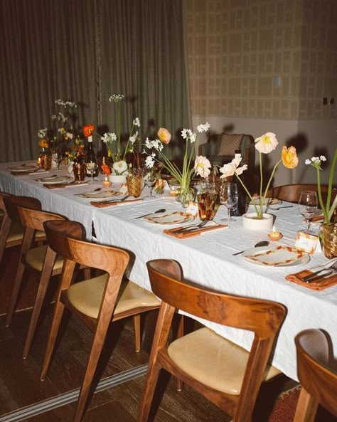 Non Floral Table Decor, Cool Table Settings, Brown Paper Dinner Table, Midcentury Modern Tablescape, Dinner Candle Holders, Plants Instead Of Flowers Wedding, Candle Tablescapes Dinner Parties, Dinner Party Table Settings Fall, Dinner Table Inspiration