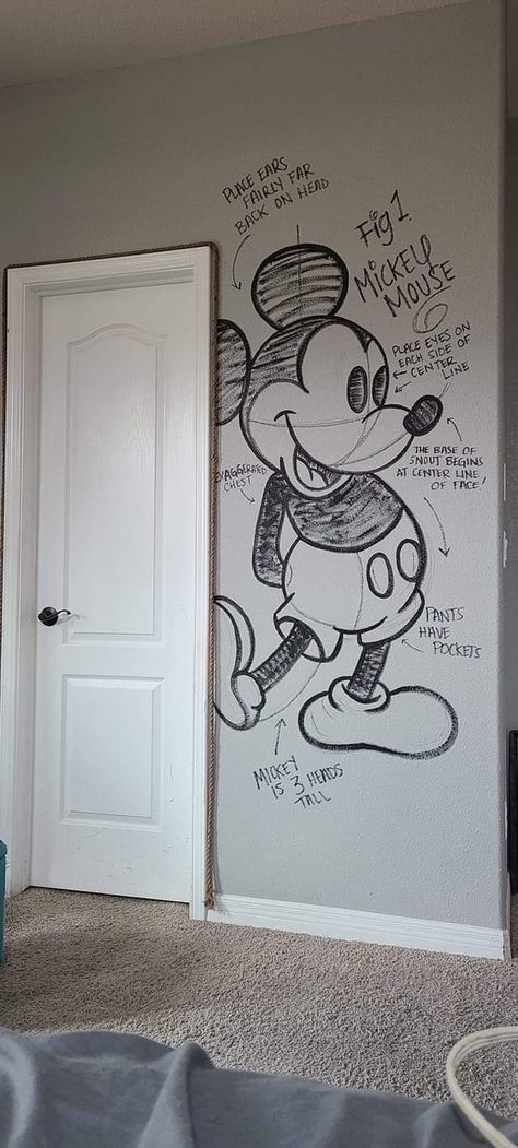 Drawing Ideas For School Walls, Mickey Mouse Wall Mural, Disney Room Design, Disney Wall Murals Paint, Disney Wall Drawings, Disney Bedroom Adult, Aesthetic Disney Bedroom, Disney Inspired Living Room, Disney Room Decor Ideas