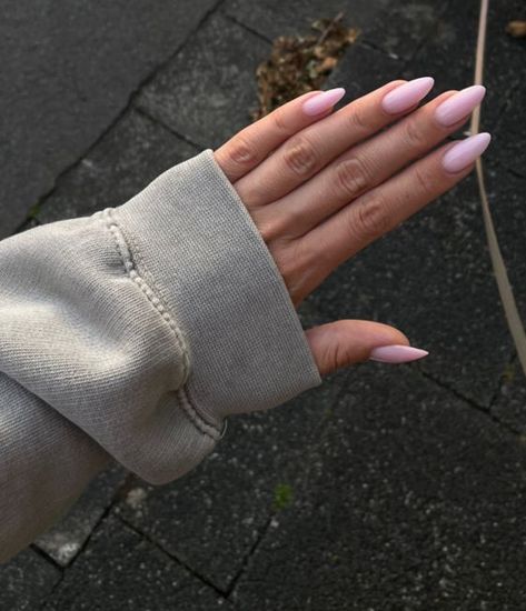 Light Pink Nails Coffin, Clean Girl Nails Short, Pink Nail Aesthetic, Pink Nails Coquette, Powder Pink Nails, Nail Inspo Clean Girl, Light Color Nails, Debs Nails, Pink Oval Nails