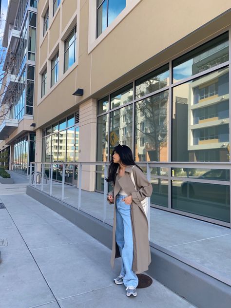 How to wear a trench coat, new balance sneakers, trench style, parisian style, oak and fort trench, casual style, fall outfit, fall style, Vanessmedel, vanessa medel Trench Coat Outfit, Oak And Fort, Balance Sneakers, Style Fall, New Balance Sneakers, Outfit Fall, Coat Outfits, Fall Style, Fall Winter Outfits