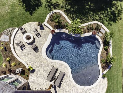 Pool Area Design, Free Form Pools, Freeform Pool Designs, Dream Home Pool, Landscaping Around Pool, Pool Outdoor Kitchen, Inground Pool Landscaping, Pool Diy, Dream Backyard Pool