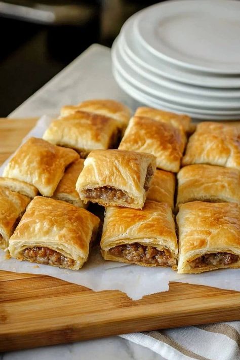 0_2 (17) 3 Ingredient Crescent Sausage Bites, 3 Ingredient Sausage Crescent, Crescent Ring Appetizers, Mushroom Crescent Roll Appetizer, Savory Breakfast Finger Foods, Sausage Apps, Finger Foods Meat, Savory Easy Appetizers, Sausage Appetizers Finger Foods