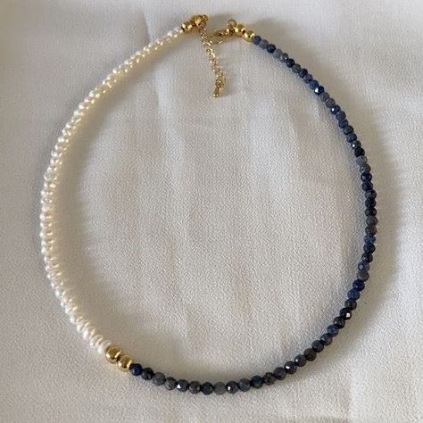 Beautiful Sapphire Necklace Fine Beaded Necklace, Simple Bead Necklace Ideas, Gold Bead Jewelry, Minimal Beaded Jewelry, Chain Bead Necklace, Top Jewelry Trends 2023, Natural Stone Beaded Necklace, Beading Necklaces Ideas, Neckles Ideas