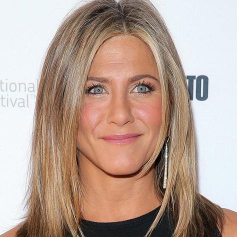 Jennifer Aniston Makeup, Women Love Quotes, Natural Makeup Look, Celebrity Makeup Artist, Makeup Wedding, The Best Makeup, Good Heart, Celebrity Makeup, Natural Makeup Looks